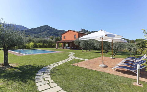 Il Grappolo: Property, Real Estate, Estate, Home, House, Land Lot, Grass, Resort, Building, Landscape