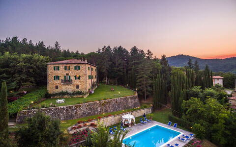 Palazzo Rosadi: Property, House, Sky, Swimming Pool, Estate, Home, Building, Tree, Real Estate, Architecture