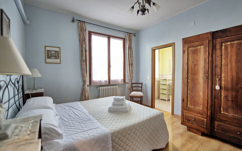 Casa Rossa: Bed, Furniture, Interior Design, Bedroom, Wall, Bedding, Bed Sheet, Flooring, Floor, Wood