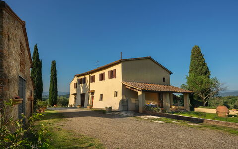 Pozzo Dei Desideri: Sky, Plant, Building, Window, House, Tree, Land Lot, Cottage, Residential Area, Landscape