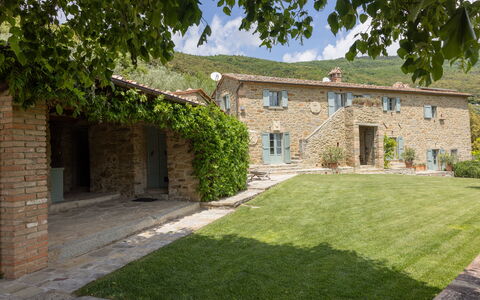 Tenuta Pomona: Home, Garden, Estate, Farmhouse, Cottage, Landscaping, Lawn, Yard, Backyard, Courtyard