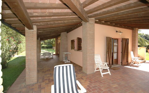 Poderino: Property, Building, House, Room, Real Estate, Home, Estate, Porch, Villa, Cottage