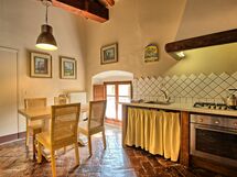 Accommodation:&nbsp;Montegufoni 19b