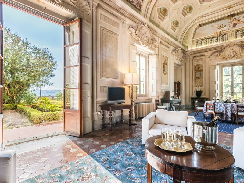 Accommodation:&nbsp;Galleria