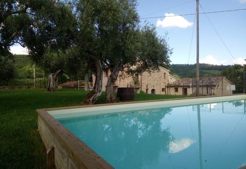 La Collina Con Gli Ulivi: Swimming Pool, Property, Leisure, Tree, Real Estate, House, Backyard, Villa, Estate, Landscape