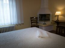 Accommodation:&nbsp;Suite 208