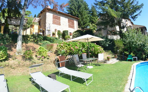 Il Nido: Property, House, Building, Real Estate, Backyard, Residential Area, Villa, Estate, Home, Yard