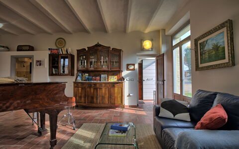 La Villa Di Ostra: Room, Living Room, Property, Furniture, House, Building, Interior Design, Home, Table, Architecture