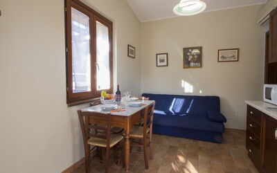 Accommodation:&nbsp;Sambrone 800.6