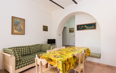 Accommodation:&nbsp;L'acacia 808.4