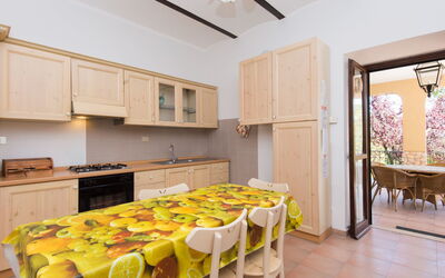 Accommodation:&nbsp;L'acacia 808.4