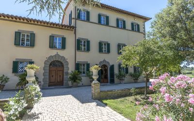 Villa Ivana - Cortona: Front Facade