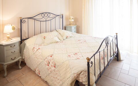 Evelyn Apartment - Diano Marina: Bedroom, Bed, Furniture, Bed Sheet, Room, Bed Frame, Property, Product, Bedding, Mattress