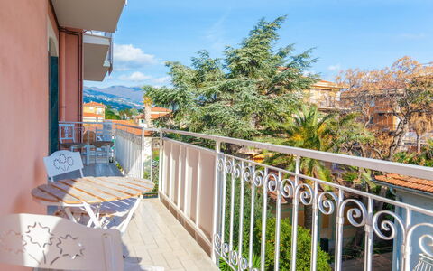 Eveten Apartments - Diano Marina: Apartment, Balcony, Houseplant, Flowerpot, Fence, Baluster, Handrail, Outdoor Furniture