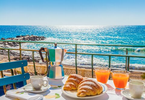 Il Balcone Sul Prino - Imperia: Food, Tableware, Table, Sky, Water, Property, Furniture, Blue, Azure, Plate