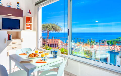 Il Geranio Sant'elmo - Diano Marina: Property, Room, Interior Design, Azure, Building, Real Estate, House, Furniture, Window, Home