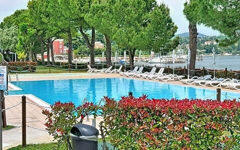 Desenzano 617: Sea, Coastal And Oceanic Landforms, Coast, Resort, Ocean, Shore, Beach, Swimming Pool, Resort Town, Tropics