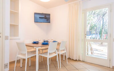 Accommodation:&nbsp;Ansonica 629.5