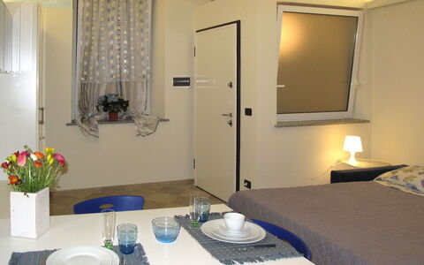 Cielo e Mare (Flg111): Room, Bathroom, Property, Interior Design, Sink, Building, Furniture, House, Suite, Real Estate