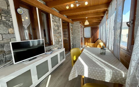 Sofia (Dma333): Furniture, Property, Building, Wood, Table, Comfort, Cabinetry, Interior Design, Living Room, Countertop