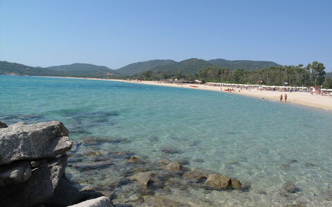 Bini (Rei210): Water, Sky, Water Resources, Mountain, Beach, Tree, Wind Wave, Headland, Horizon