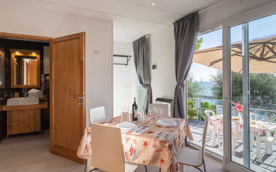 Accommodation:&nbsp;Mandorlo (Slr401) 640.2