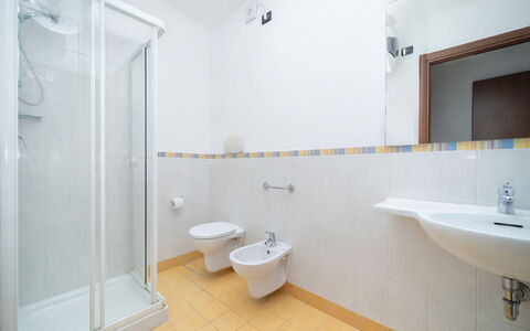 Accommodation:&nbsp;Primera 653.3