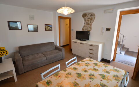 Ovaro 622: Furniture, Property, Cabinetry, Picture Frame, Building, Drawer, Interior Design, Wood, Flooring, Comfort