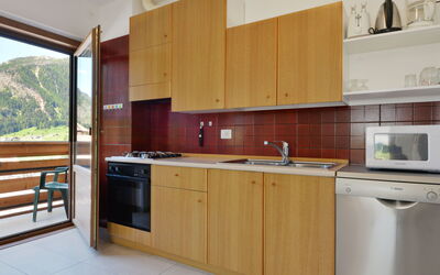 Accommodation:&nbsp;El Ladinia 703.1