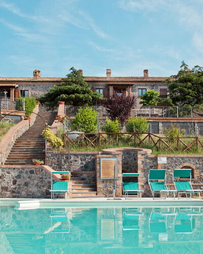 Lago di Bolsena 619: Water, Sky, Cloud, Plant, Building, Swimming Pool, Tree, Urban Design, Leisure, Residential Area