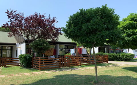 Accommodation:&nbsp;Lake Bungalow 651.4