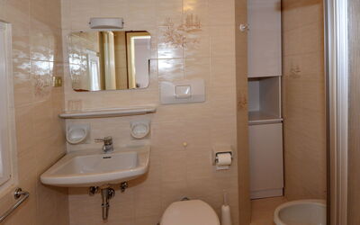 Accommodation:&nbsp;Deluca 651.2