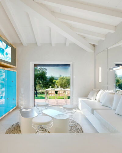 House Boat Medium 733.1