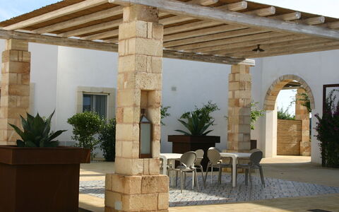 Tenuta Vigna Corallo: Column, Property, Building, Pergola, Patio, House, Home, Porch, Real Estate, Room