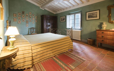 Villa Bacco: Bedroom, Room, Bed, Furniture, Property, Bed Sheet, Bed Frame, Floor, Interior Design, Hardwood