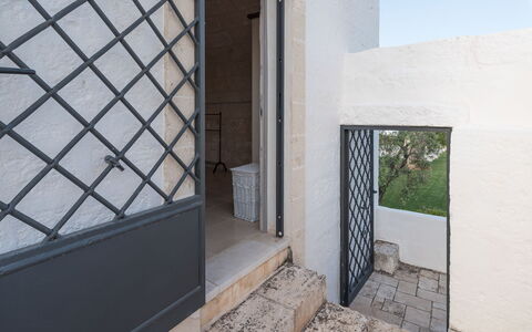 Masseria Villa Il Frantoio: Property, Wall, Architecture, Room, House, Building, Real Estate, Floor, Tile, Interior Design