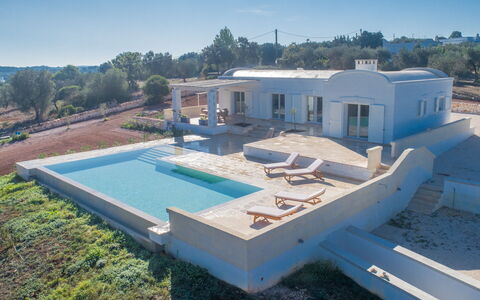 Villa Amelia: Sky, Property, Building, Window, Azure, Shade, Land Lot, Architecture, Swimming Pool, Urban Design