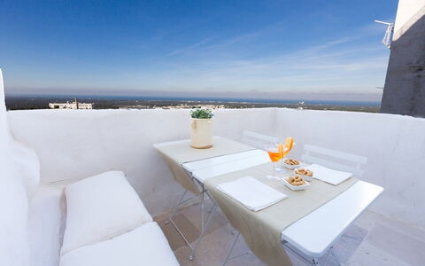 Vista Mare Da Zio Piero: Property, Sky, Room, Restaurant, Table, Furniture, Vacation, Architecture, Interior Design, Luxury Yacht