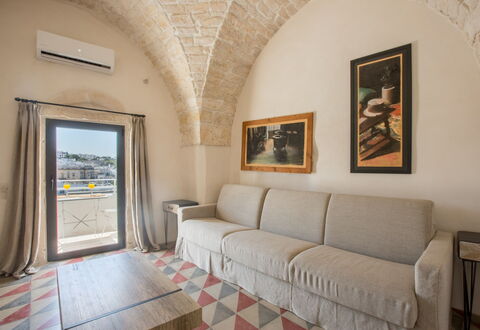 Zia Saby: Property, Room, Building, Interior Design, Furniture, Real Estate, House, Floor, Wall, Living Room