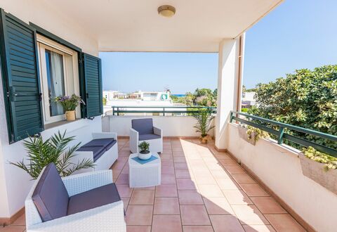 Appartamento Panorama Sul Mare: Property, Building, Real Estate, House, Room, Home, Balcony, Interior Design, Furniture, Architecture