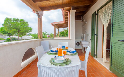 Prato Inglese Sinistro: Furniture, Property, Table, Sky, Green, Building, Interior Design, Wood, Plant, Tree
