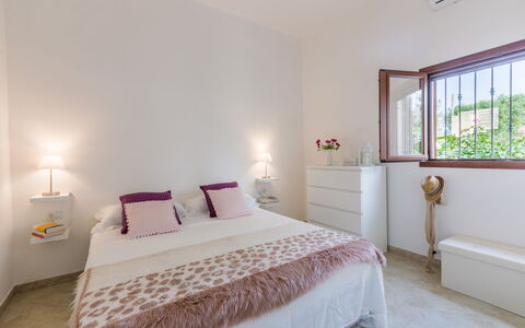 Lamia Di Nonna Mena: Bedroom, Room, Bed, Furniture, Property, Bed Sheet, Bed Frame, Interior Design, Bedding, Mattress