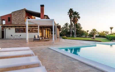 Bella Vista Luxury Villa: Private Pool