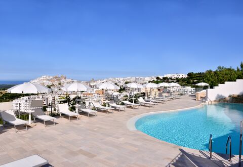 Residence Montesarago: Sky, Water, Building, Swimming Pool, Sunlounger, Outdoor Furniture, Seaside Resort, Shade, Coastal And Oceanic Landforms, House