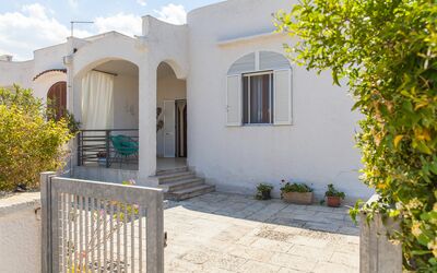 Villa Fontanelle: Plant, Property, Building, Sky, Window, Azure, Cloud, Door, Architecture, Road Surface
