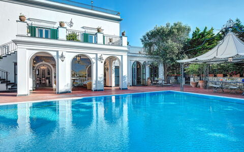 Palazzo Villa Dei Nobili: Water, Sky, Plant, Property, Azure, Swimming Pool, Body Of Water, Door, Building, Tree