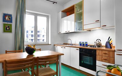 Sound of the Sun Apartment: sound-of-the-sun-apartment-sorrento-apartment-kitchen