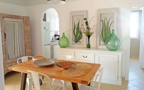 Villa Giunone: Room, Wood, Interior Design, Floor, Flooring, Table, Furniture, Interior Design, Wall, Dining Room