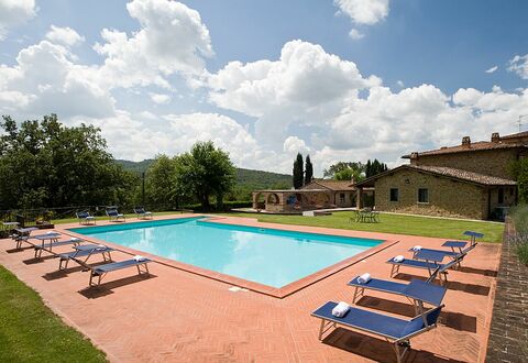 Cottage Capanna: Cloud, Plant, Sky, Property, Swimming Pool, Building, Water, Azure, Tree, Shade