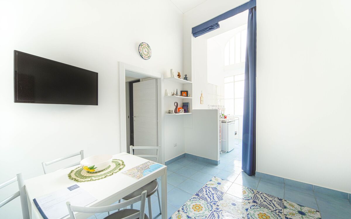 balcone-su-napoli-napoli-apartment-living-room